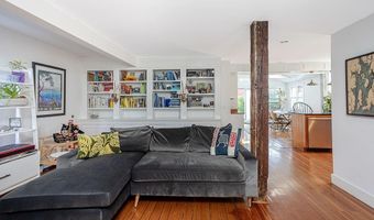 3 Vicksburg Pl, Newport, RI 02840