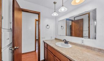 322 S Hilltop Rd, Apache, OK 73006