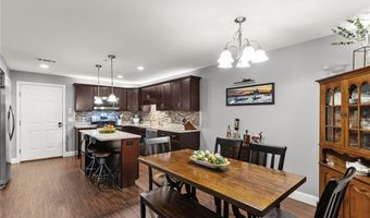 40 Saw Mill Dr 203, North Kingstown, RI 02852