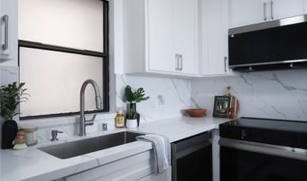 98-501 Koauka Loop A1006, Aiea, HI 96701