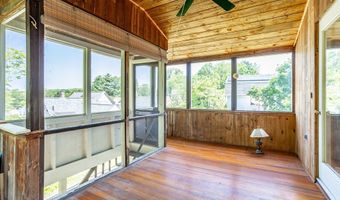 40 Washington St, Ayer, MA 01432