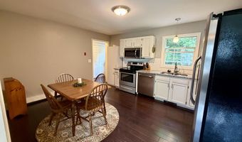 32 Albe Dr, Bennington, VT 05201