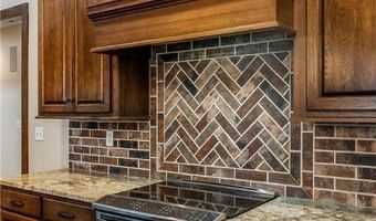 1388 Cypress Pointe Dr, Akron, AL 35449