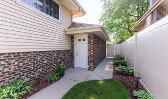554 N Green Ridge St, Addison, IL 60101