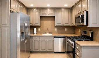 7855 Bluff Rd, Indianapolis, IN 46217