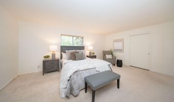 1365 Chalmers Dr, Ann Arbor, MI 48104