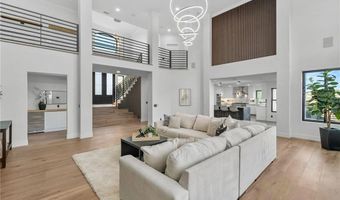 7460 E Hummingbird Cir, Anaheim, CA 92808