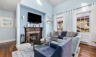 75 Pelham St C, Newport, RI 02840