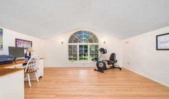 16 Iron Gate Ln, Cromwell, CT 06416