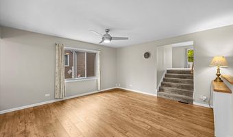 640 Ash St, Algonquin, IL 60102