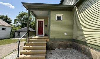 51 Broadway St, Baileyville, ME 04694