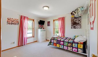 706 Taylor Ln, Albion, IN 46701
