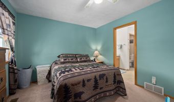 1012 E Magnolia Dr, Brandon, SD 57005