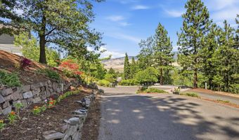 215 Piedmont Dr, Ashland, OR 97520