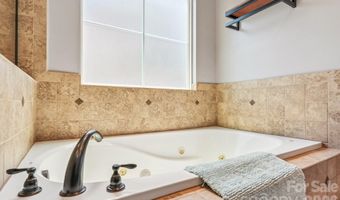 2032 Eaton Rd, Charlotte, NC 28205