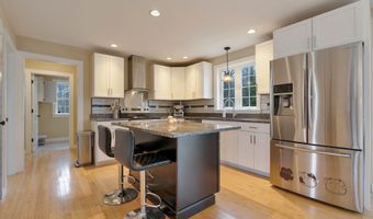 58 Village Place Dr, Barrington, NH 03825