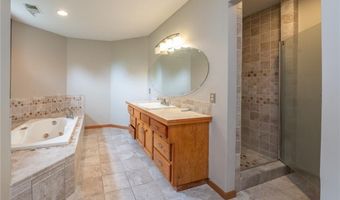 15143 Briarwood Dr, Basehor, KS 66007