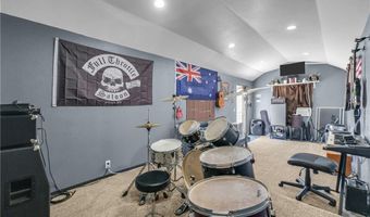 13931 Falling Leaf Rd, Apple Valley, CA 92307