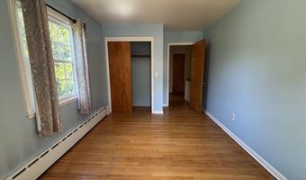 4 Noonan Ln, Albany, NY 12209