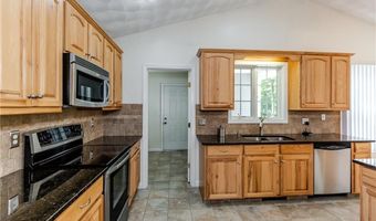 167 Cranberry Ridge Rd, Glocester, RI 02857