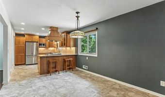 5820 139th St W, Apple Valley, MN 55124