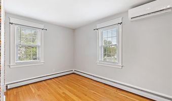 34 Burnett St, Johnston, RI 02919