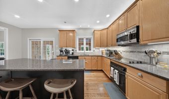 25 Winding Trl, Cheshire, CT 06410