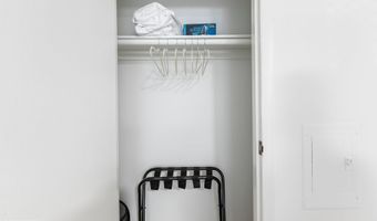 207 S PATRICK St 101, Alexandria, VA 22314
