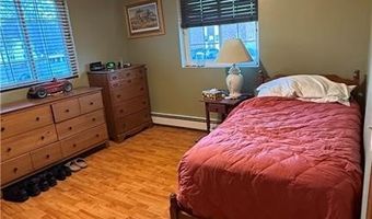 20 Zambarano Ave 202, North Providence, RI 02911