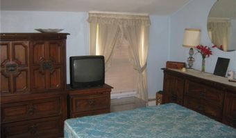 188 Greene Ln, Middletown, RI 02840