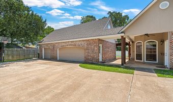 205 Old Palmetto Rd, Benton, LA 71006