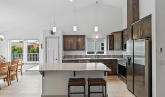 822 SPYGLASS Dr, Bandon, OR 97411