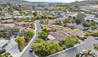 825 Gonzales St, Solana Beach, CA 92075