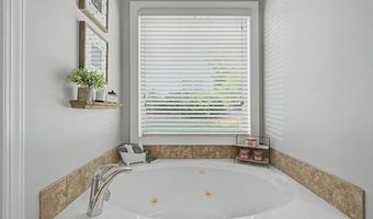 17 Maple Grove Dr, Adairsville, GA 30103