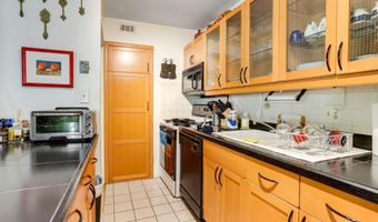 12203 ACADEMY Way 13, Rockville, MD 20852