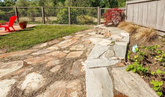 403 Briscoe Pl, Ashland, OR 97520