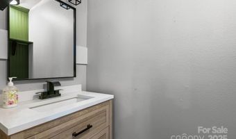 3902 Larkhaven Village Dr, Charlotte, NC 28215