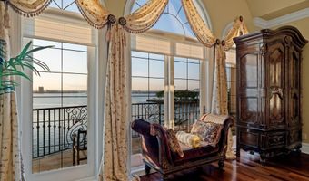 32 BENMORE Ter, Bayonne, NJ 07002