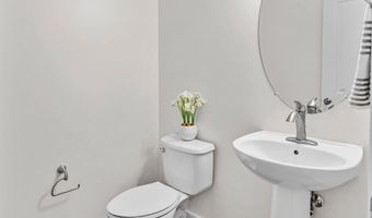 2109 MAIN LINE 102, Alexandria, VA 22301