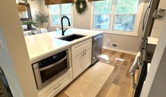 645 Ensign Ave, Beachwood, NJ 08722