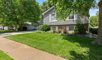 303 Oakfield Dr, Ballwin, MO 63021