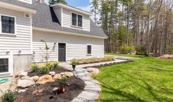 25 Clay Point Rd, Alton, NH 03809