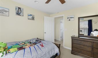 136 Corporate Pl, Middletown, RI 02842
