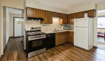 1942 Trail Ridge St, Arlington Heights, IL 60004
