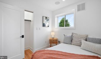 7521 9TH St NW, Washington, DC 20012