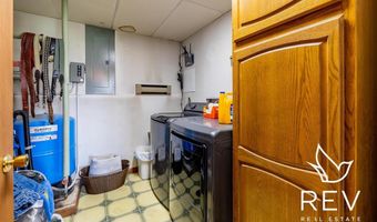 8 Mountain Dr, Cody, WY 82414
