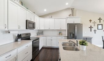 1337 S 7th St, Adel, IA 50003