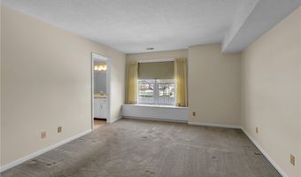 660 Youngs Rd E, Amherst, NY 14221