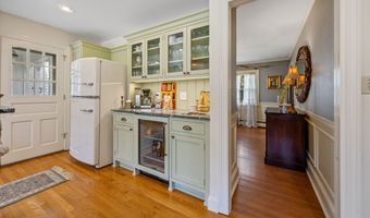 303 Beacon Hill Dr, Cheshire, CT 06410