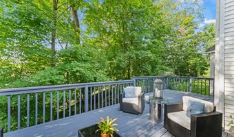 4 Quail Run Dr, Danbury, CT 06811